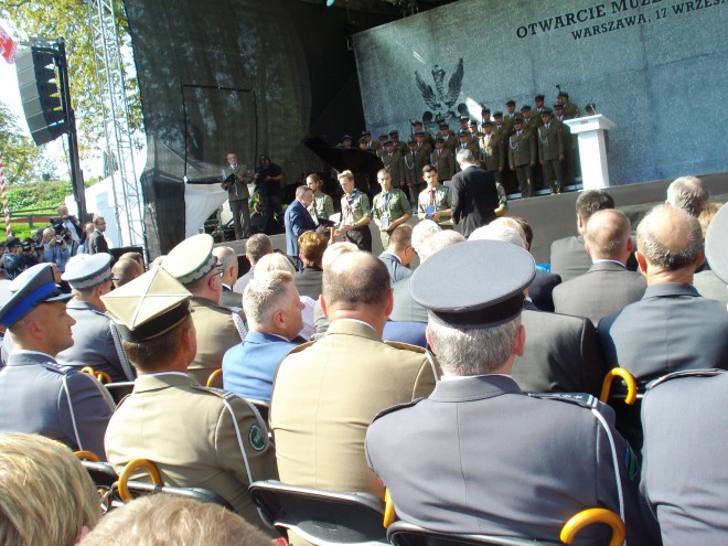 Przekazanie pamiątek po policjantach 