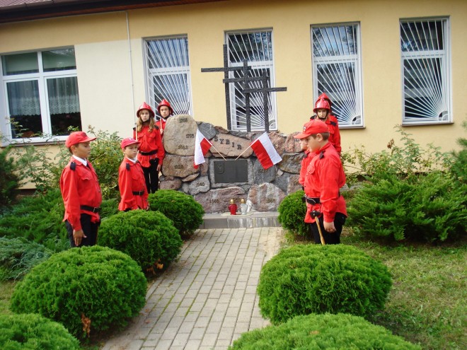 Pomnik Sybiraków Ziemi Ostrowskiej