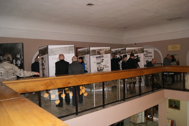 Wernisaż wystawy „Cierpieniu – prawdę, umarłym – modlitwę”