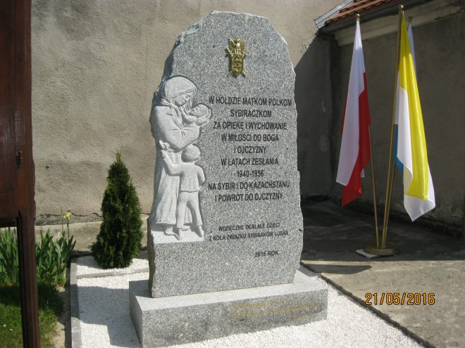 Pomnik Matki Sybiraczki w Pisarzowicach