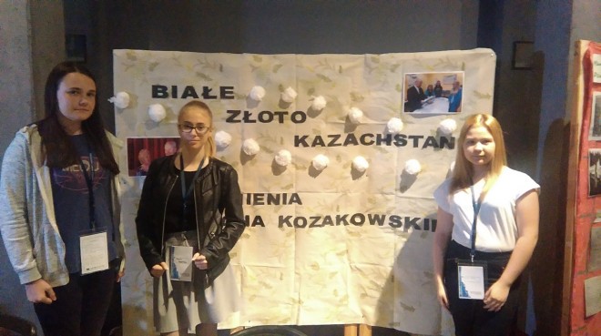 Uczennice Gimnazjum nr 1 w Bielawie