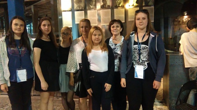 Uczestniczki programu edukacyjnego „Opowiem ci o wolnej Polsce”