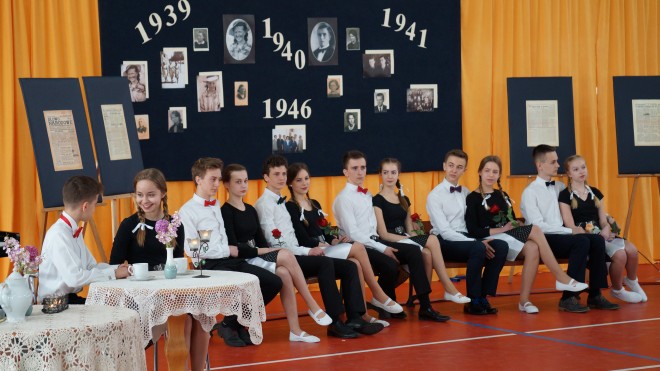 Występ młodzieży „Przerwana młodość”