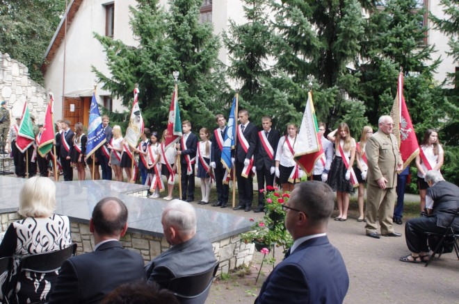 Poczty sztandarowe wrocławskich szkół