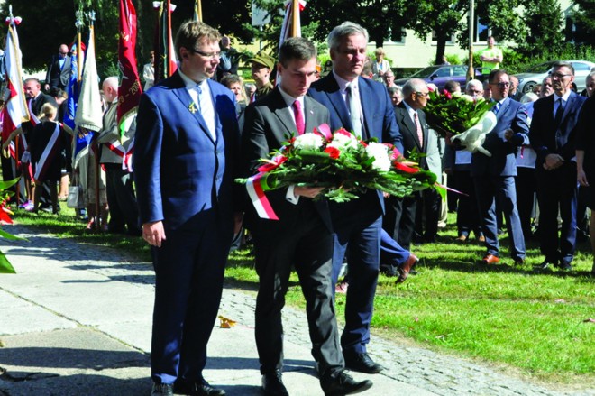 Minister Jerzy Szmit, z lewej wojewoda Artur Chojecki