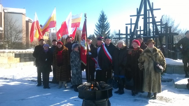 Pamiątkowe zdjęcie uczestników uroczystości
