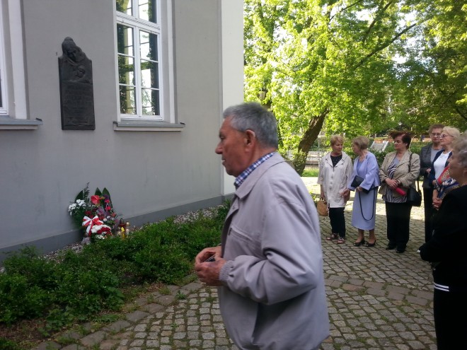 Przy tablicy „Matkom Polkom Bohaterkom Sybiru”