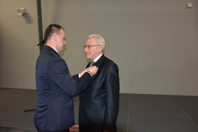 Odznaczenie sekretarza generalnego Zarządu Głównego Eugeniusza Kuszki