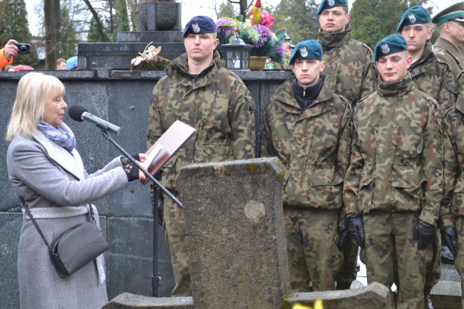 Antonina Dzikowska - dyrektor ZS nr 2 im. Sybiraków