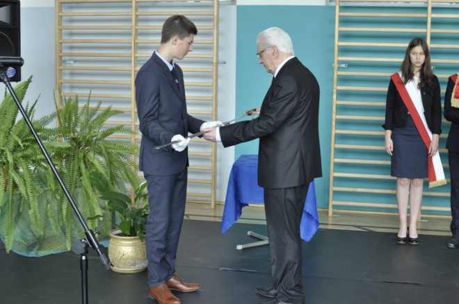 Przekazanie szabli oficerskiej Przemysława Inglota