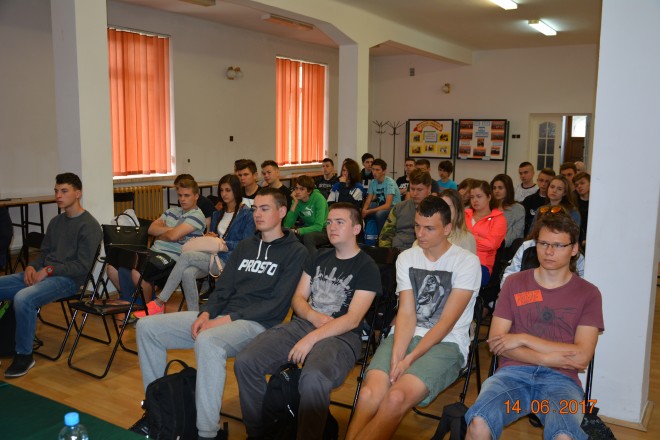 Młodzież z Technikum nr 8 im. ks. abp. Ignacego Tokarczuka