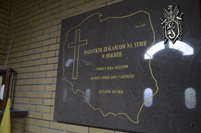 Tablica pamiątkowa odsłonięta w Augustowie